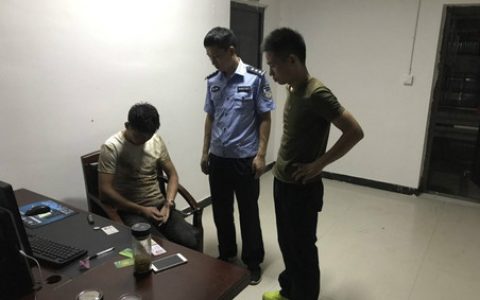 他们如果不当警察，这些伤病和痛苦都可以与他们无关。没有哪个行业活该受伤害。