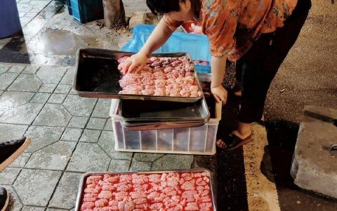 据说四川人看到流口水，外国人看到吓尿