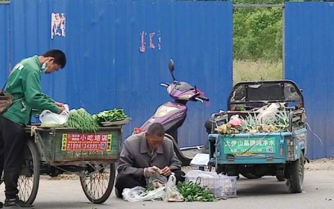 “有些人并不富有 但却很大方”